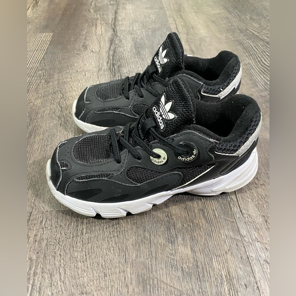 ADIDAS Boys Sneakers